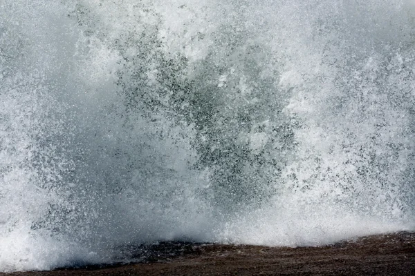 Разрушение волны — стоковое фото