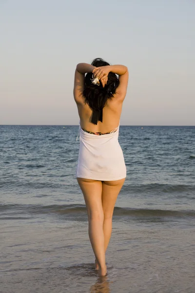 Woman enjoys the sea — Stock Photo, Image