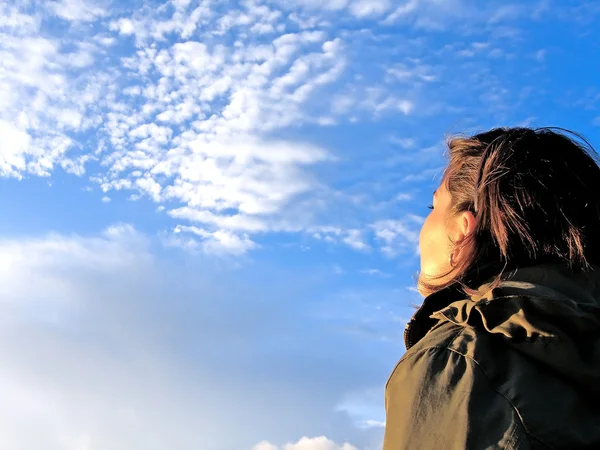 Girl gazing the sky — Stock Photo, Image