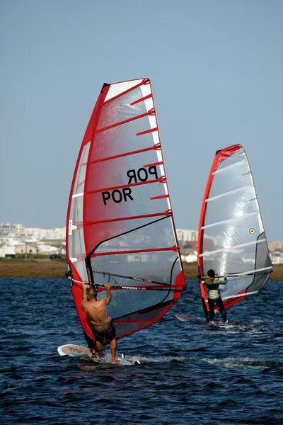 Dos windsurfistas —  Fotos de Stock