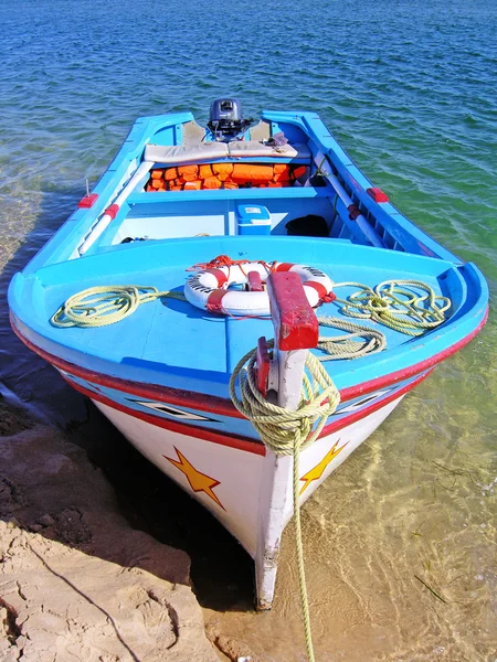 Tradycyjną łodzią — Zdjęcie stockowe
