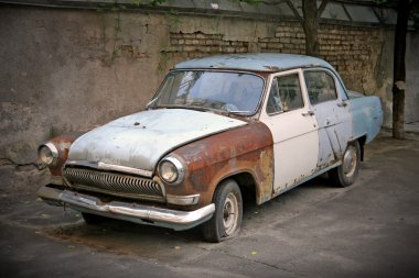 Old rusty car clipart