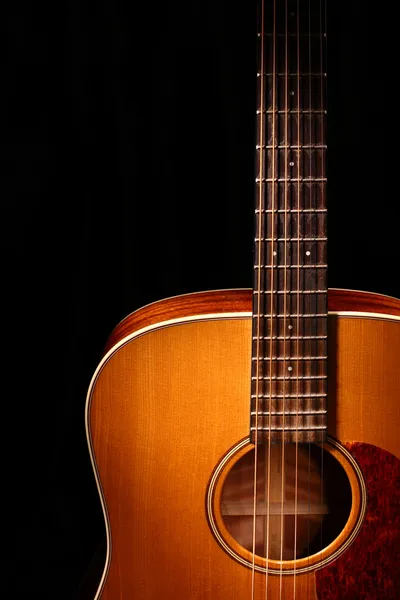 Guitarra acústica Imágenes De Stock Sin Royalties Gratis
