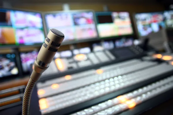 Microfone de estúdio de TV Fotos De Bancos De Imagens