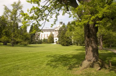 manor house topolcianky Slovakya