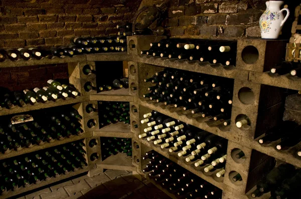 Garrafas de vinho de alta qualidade — Fotografia de Stock