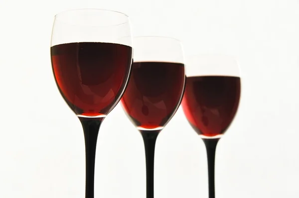 kırmızı şarap cam bardaklarda