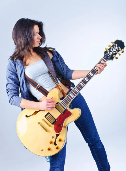 Dziewczynka gitara — Zdjęcie stockowe