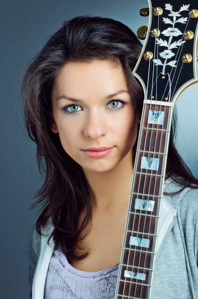 Portret gitaar meisje — Stockfoto