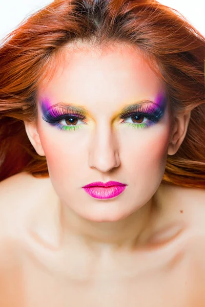Närbild på ansiktet med mångfärgade make-up — Stockfoto