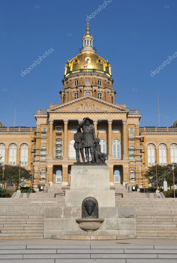 Des Moines Iowa State Capitol Building — Stock Photo © PrairieRattler ...