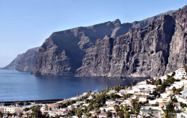 Los gigantes op tenerifeLos gigantes Tenerife