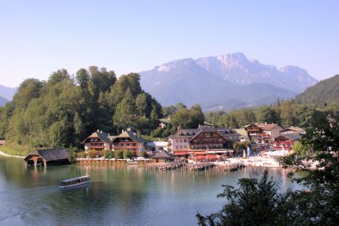 Community at Koenigssee clipart