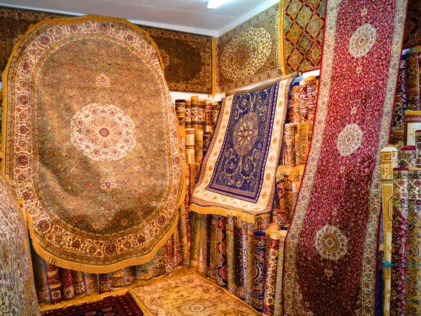 Handgemaakte luxe tapijten — Stockfoto