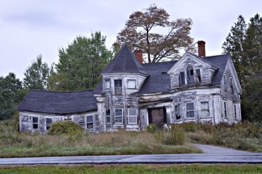 Abandoned spooky old house clipart