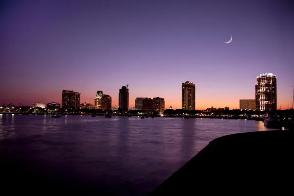 Під час заходу сонця Санкт-Петербурзі, штат Флорида Стокове Зображення