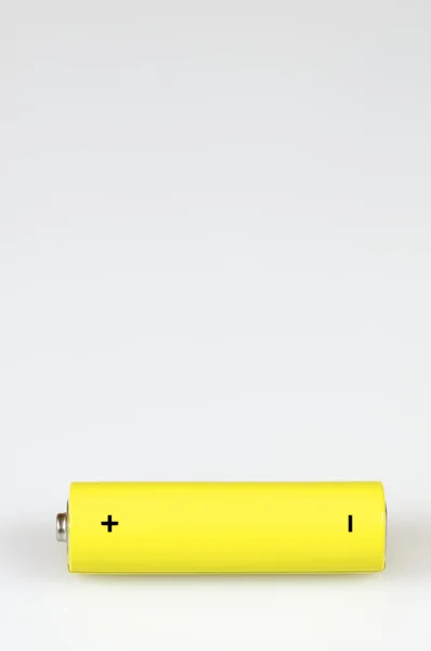 Gele batterij — Stockfoto