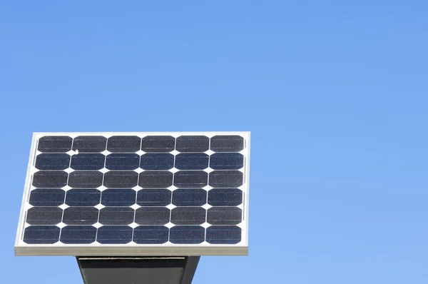 Pequeño panel fotovoltaico —  Fotos de Stock