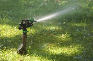 Lawn sprinkler clipart