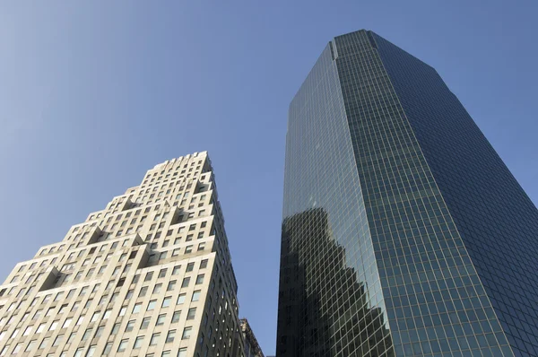 뉴욕에 있는 두 개의 고층 빌딩 — 스톡 사진