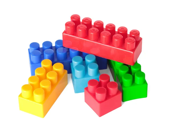 Tijolos de cor de brinquedo no fundo branco — Fotografia de Stock