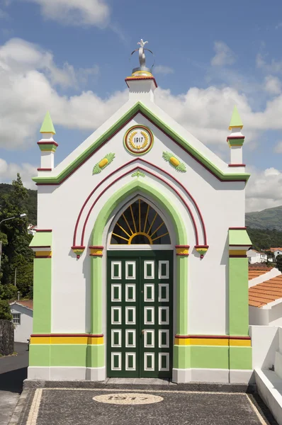 Pequeña iglesia —  Fotos de Stock