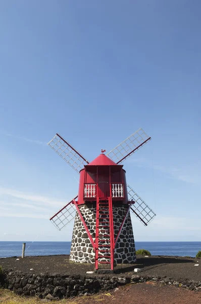 赤い風車 — ストック写真