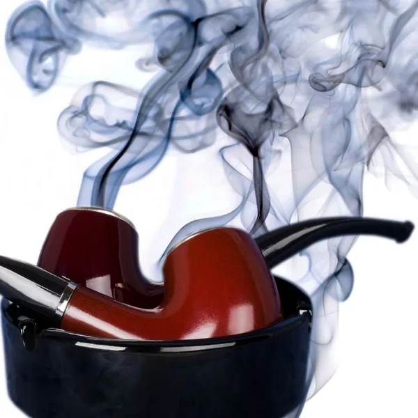 Borular ve tütün dumanı — Stok fotoğraf