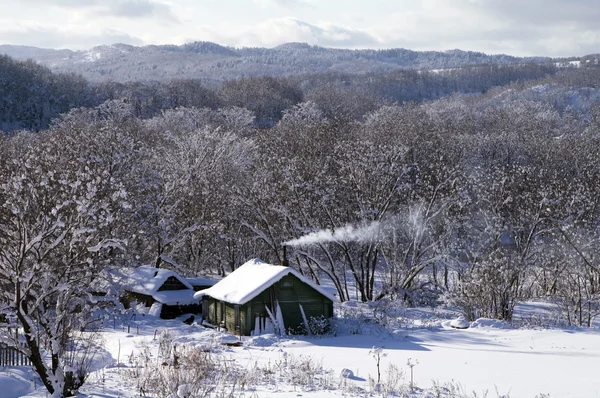 Zimní venkovský dům — Stock fotografie