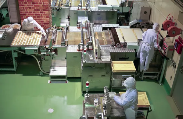 Süßwarenfabrik auf Produktionskekse — Stockfoto