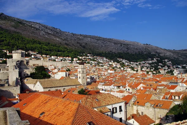 Town near a mountain. Dubrovnik — Stock Photo, Image