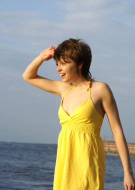 Sarı kız