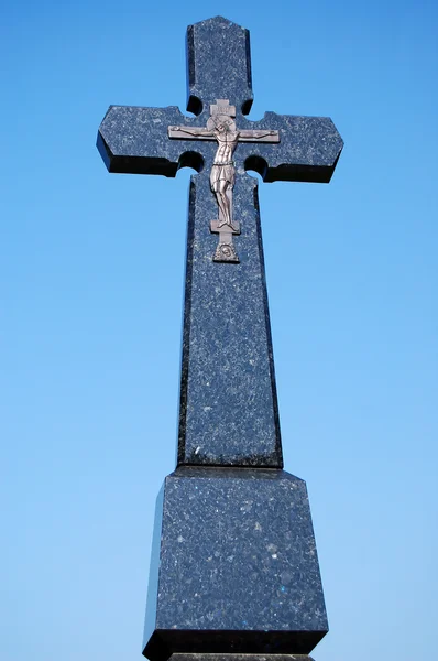 Cruz de pedra preta — Fotografia de Stock