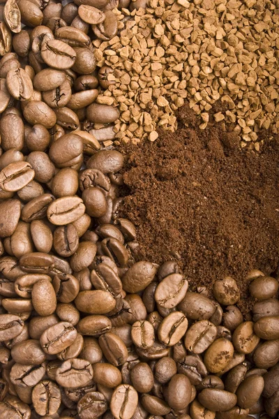 コーヒー穀物、コーヒーの粉とゴフィー顆粒 — ストック写真