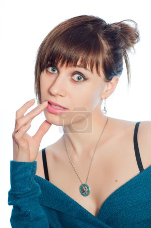 Brunette femme en pendentif 